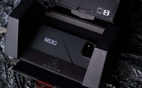 ROG 8 Pro图赏：化身西装暴徒，质感再度提升