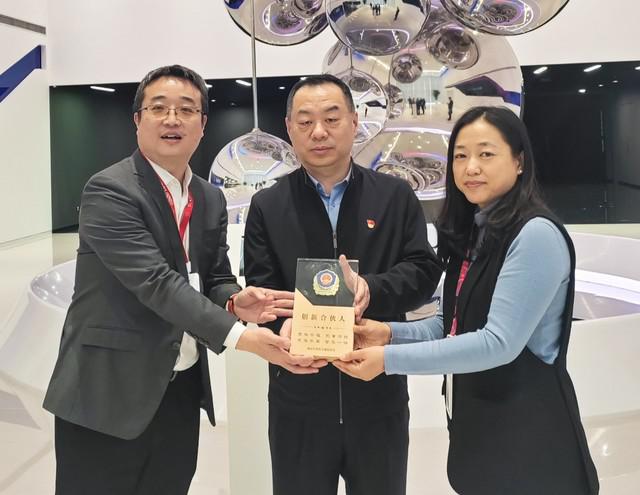持续深度政企交流 联想荣获海淀市监局“创新合伙人”奖项
