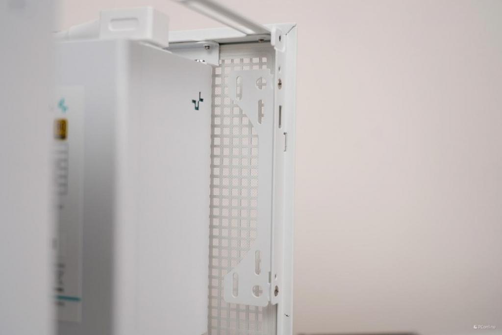 纯白便携 ITX 机箱 九州风神 CH160 试装体验