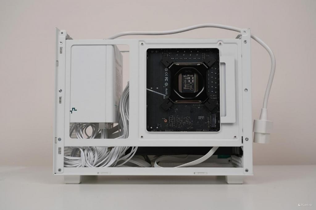纯白便携 ITX 机箱 九州风神 CH160 试装体验