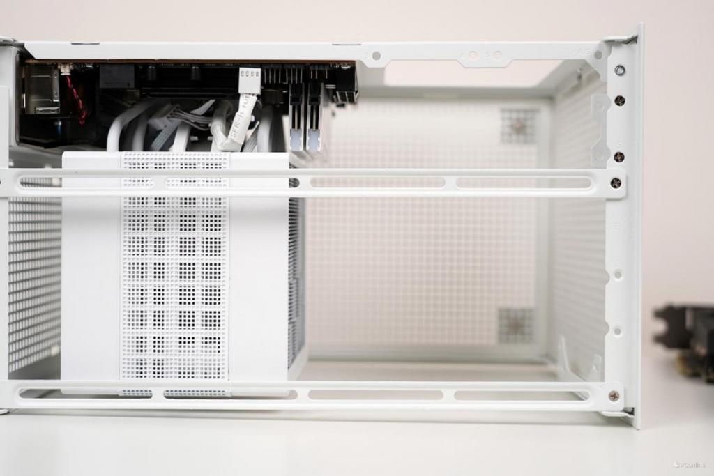 纯白便携 ITX 机箱 九州风神 CH160 试装体验