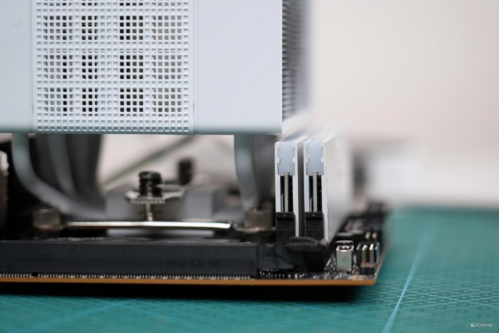 纯白便携 ITX 机箱 九州风神 CH160 试装体验