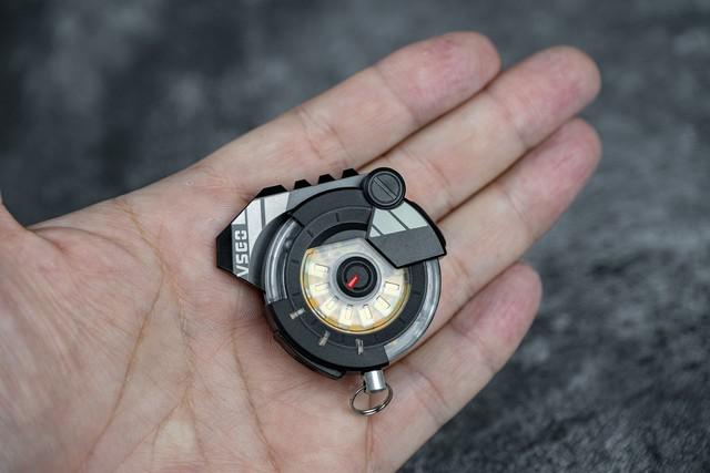 VSGO 黑鹞 EDC 随身灯评测:实用、有趣、小巧的户外工具