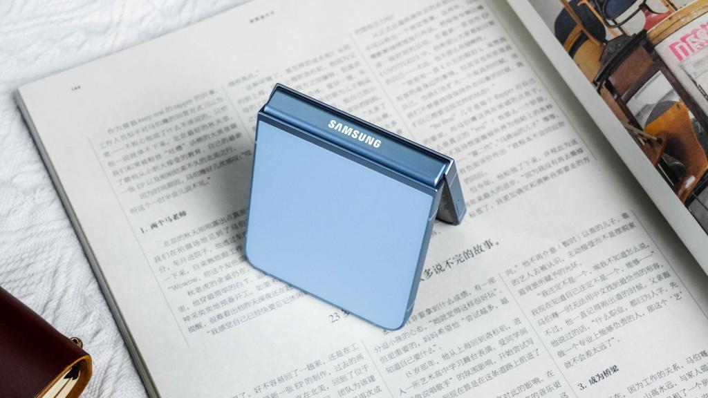 三星 Galaxy Z Flip6 评测:简约设计与实用体验,小折的版本答案来了?!
