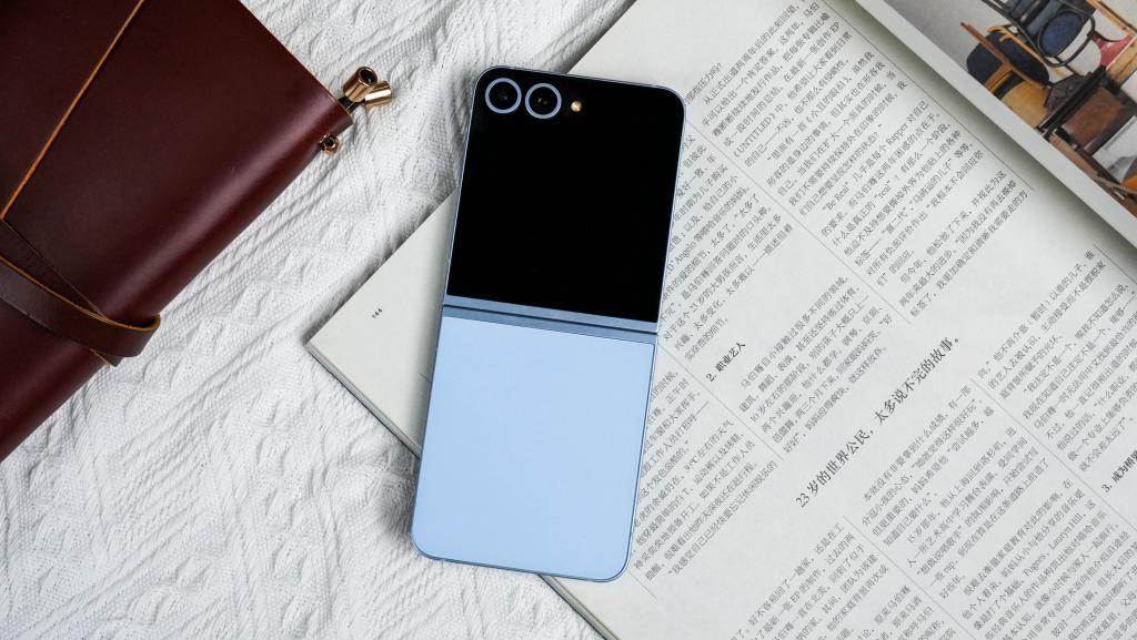 三星 Galaxy Z Flip6 评测:简约设计与实用体验,小折的版本答案来了?!