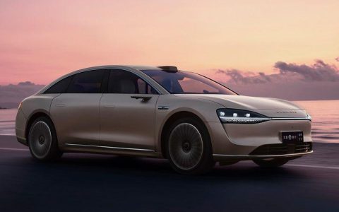 华为享界 S9 售 39.98 万起 首发 ADS3.0 智驾系统续航达 816km