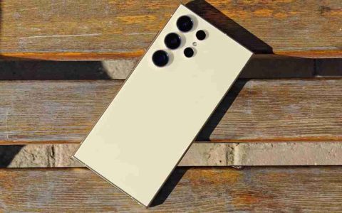 三星旗舰续航曝光：45W 充电 +4880mAh 电池