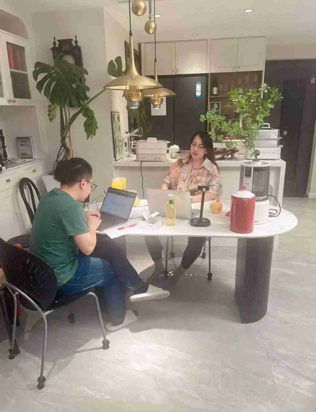 如何从0基础新人到10w+粉丝小红书博主?