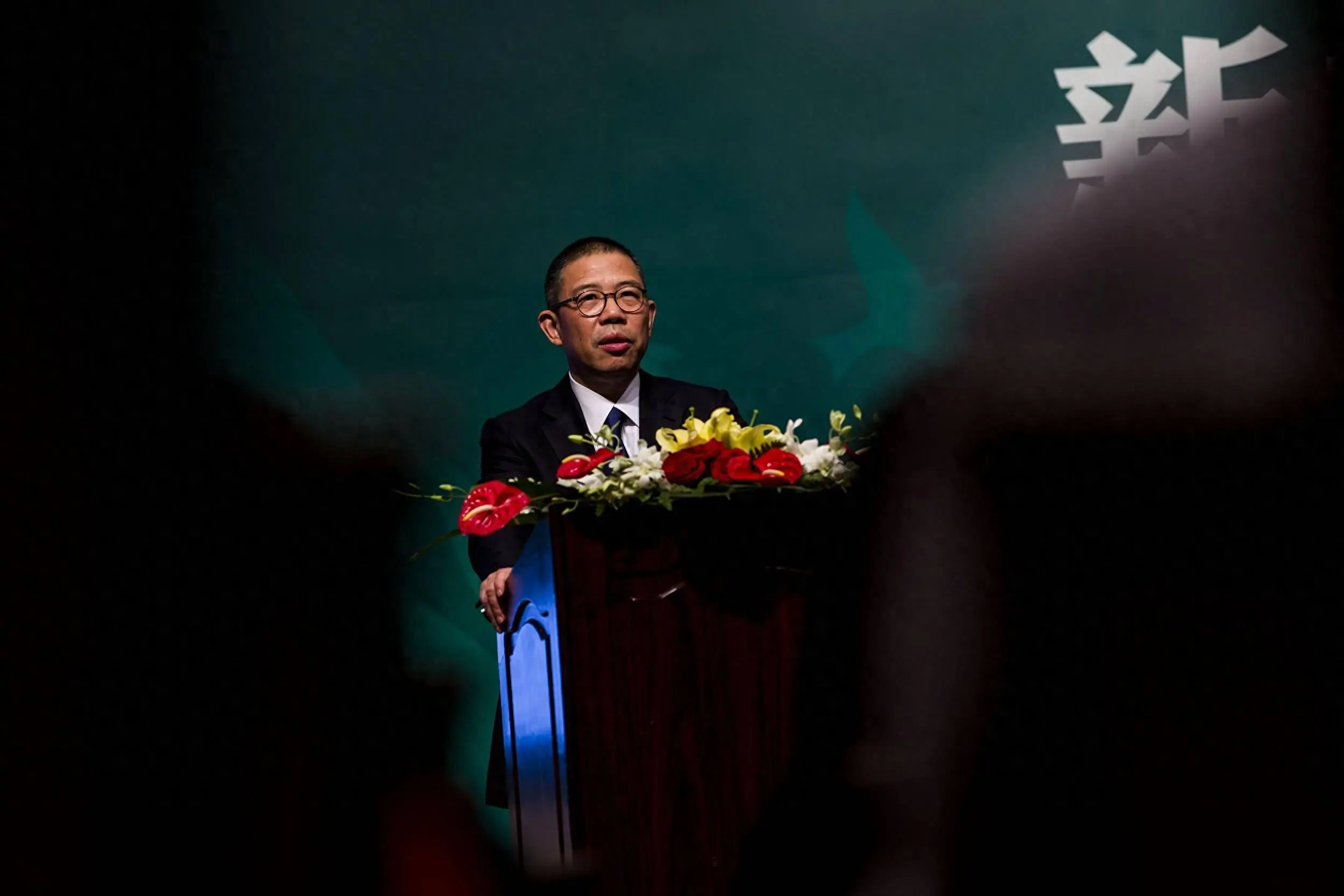 如果你觉得钟睒睒“口无遮拦”,那你就太幼稚了