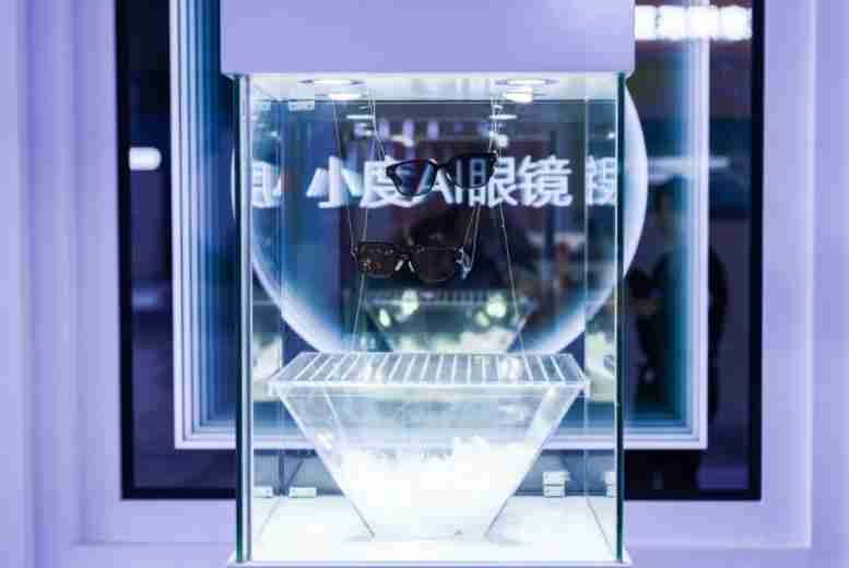 大厂扎堆入局,AI眼镜迎来“iPhone时刻”?