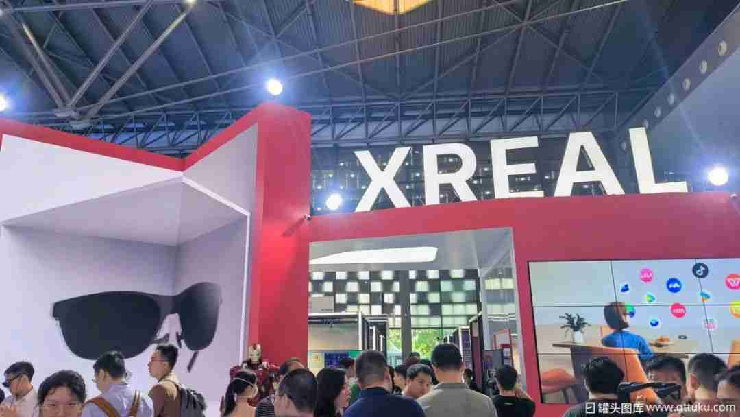 大厂扎堆入局，AI眼镜迎来“iPhone时刻”？