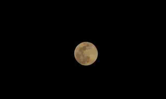 OPPO手机拍摄月亮技巧,让你拍出震撼的夜景照片