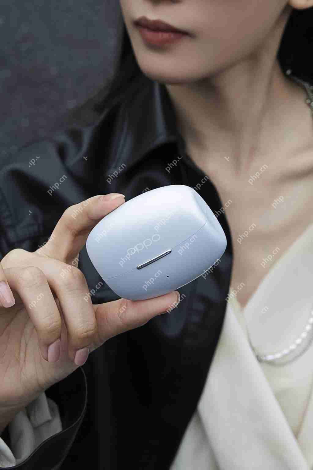 OPPO Enco Clip 珠光海图赏:轻盈科技美学入耳