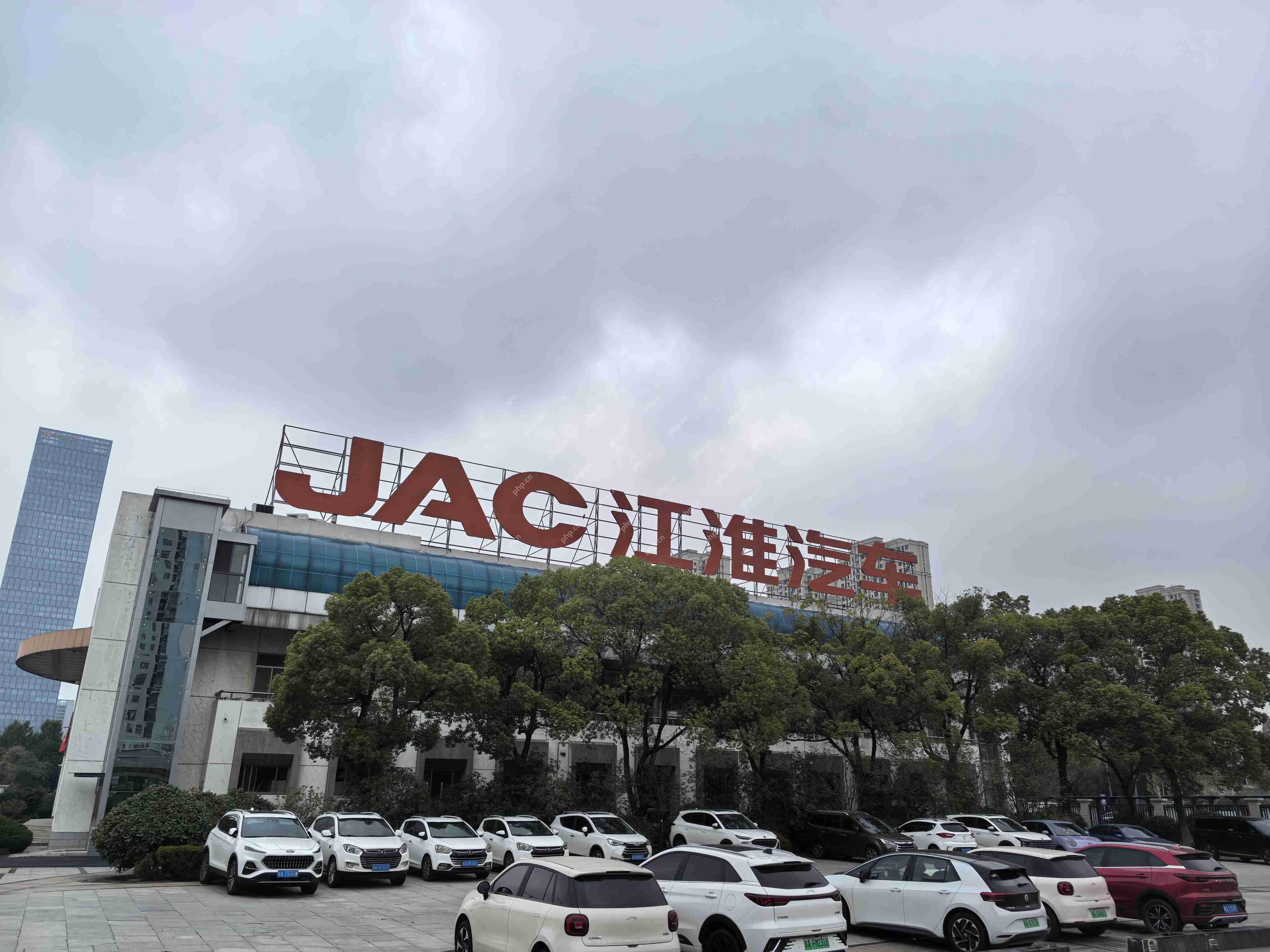 江淮汽车4月销售汽车3.08万辆,新能源汽车产销同比均下降超三成