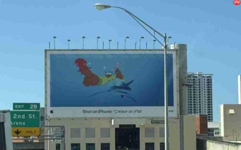 iPhone 新广告被吐槽：有成人内容暗示！