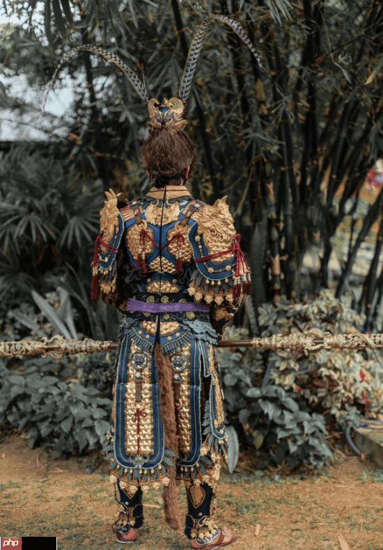 还原度极高!老外耗时6个月手工打造《黑神话:悟空》Cos服