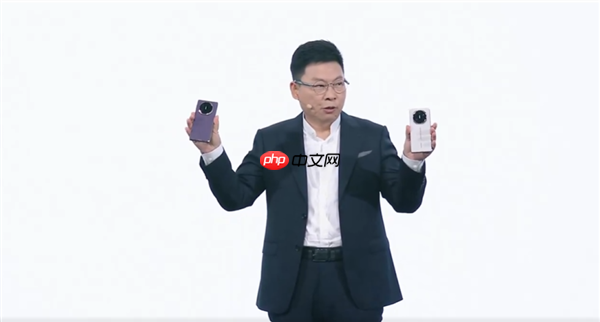 全球独此一家三折叠 麒麟9020登上发布会!华为Mate XTs非凡大师正式发布