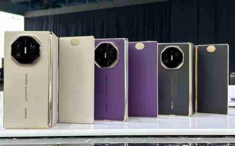 非凡三折设计 华为 Mate XTs 非凡大师上手组图