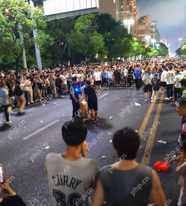 男子被误认持刀遭踹倒后交给民警是怎么回事?详情介绍 - 创想鸟