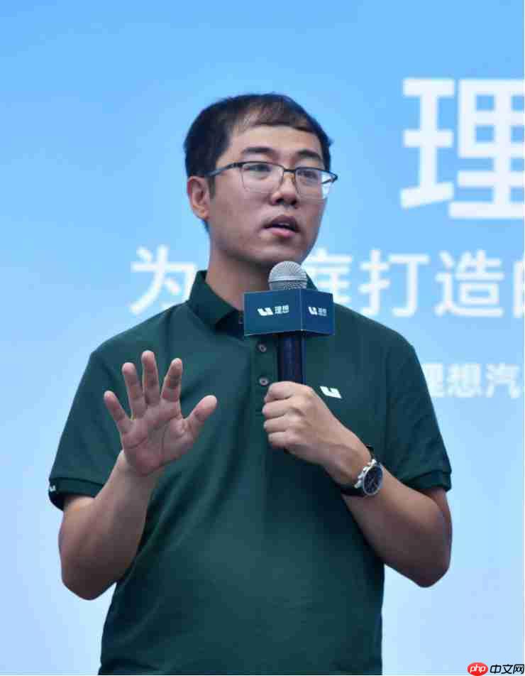 「理想同学」的进化史:从 AI 助手到智能体的自研之路