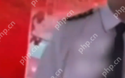 孕妇因孕反不适蹲下休息，竟遭商场保安驱赶：“领导说不让蹲”
