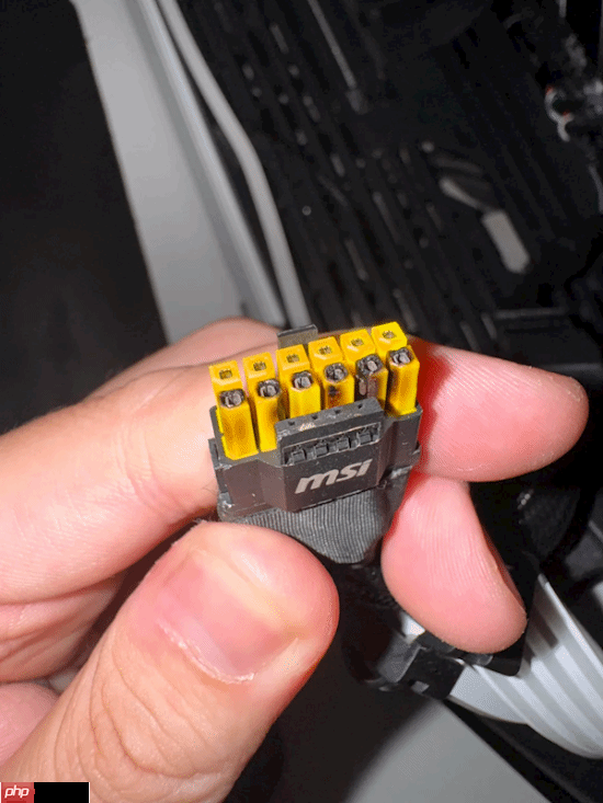 16针供电接口真没法要了!48小时烧了四块RTX 5090