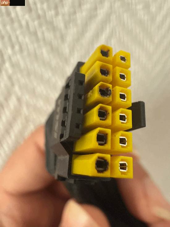 16针供电接口真没法要了!48小时烧了四块RTX 5090