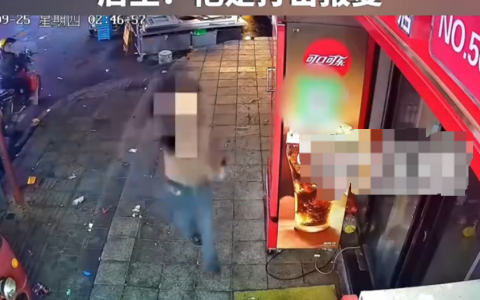 男子闹事被抓后持斧头砸报警者门店 警方：该男子多次被处理​