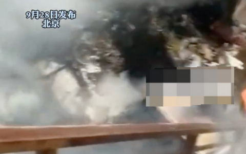 暴脾气大爷放火泄愤险引燃二楼商铺是怎么回事？详情介绍