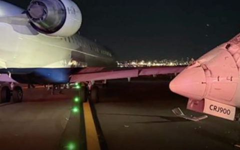 美国达美航空两架飞机滑行时低速相撞：一人受轻伤