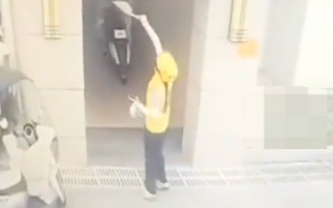 业主曝外卖员撕喜字网友却不买账是怎么回事？详情介绍