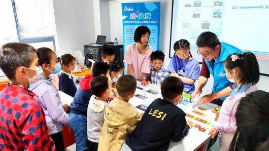 激发青少年科技兴趣!宝山这里开展人工智能机器人搭建与编程主题活动