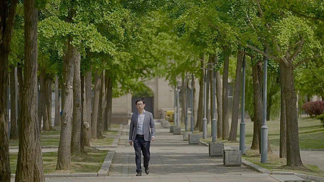 复旦人工智能教授:未来3-5年,哪些工作不会被AI取代?