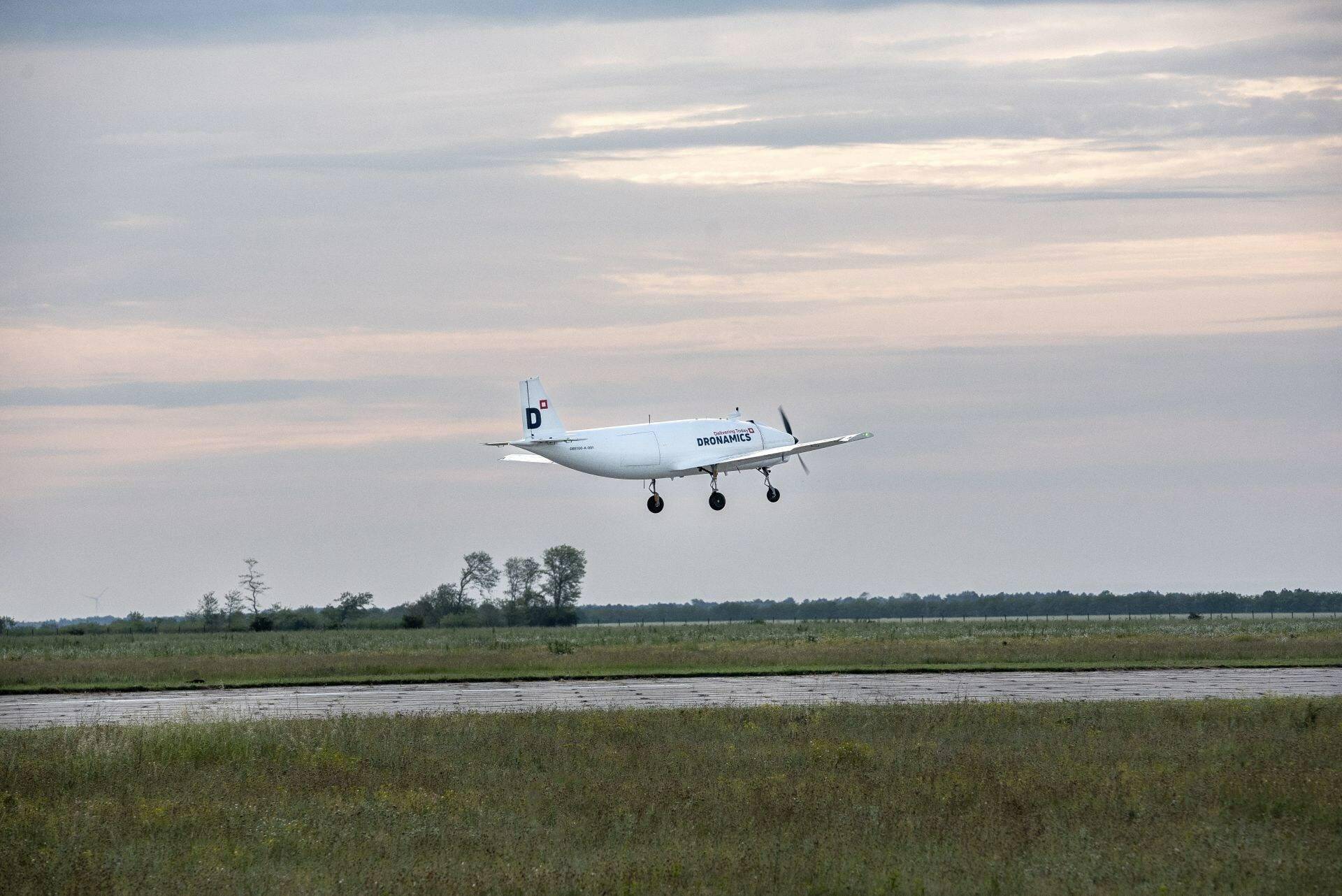 新突破,Dronamics货运无人机完成首次飞行