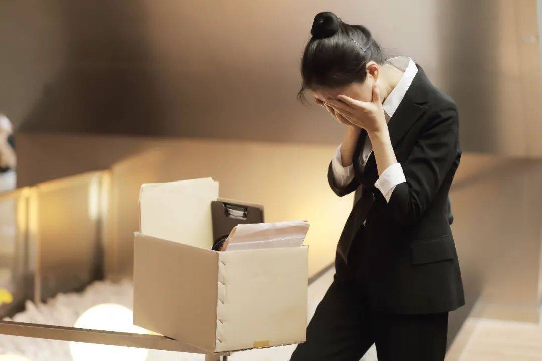 基金经理要失业了?有机构让AI管基金,总经理:降低回撤10个百分点!程序员、音乐人、模特…哪些人将被AI取代?