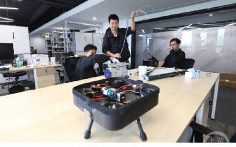 牛！这款会“飞檐走壁”的机器人，还能给桥梁做“体检”