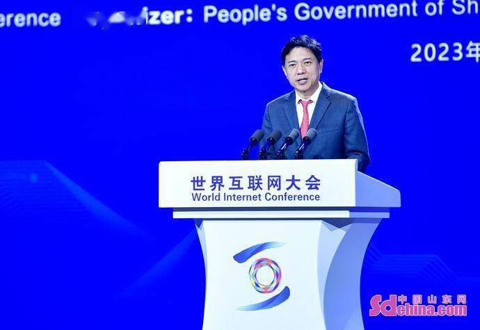 百度创始人、董事长兼首席执行官李彦宏:AI原生应用比大模型数量更重要