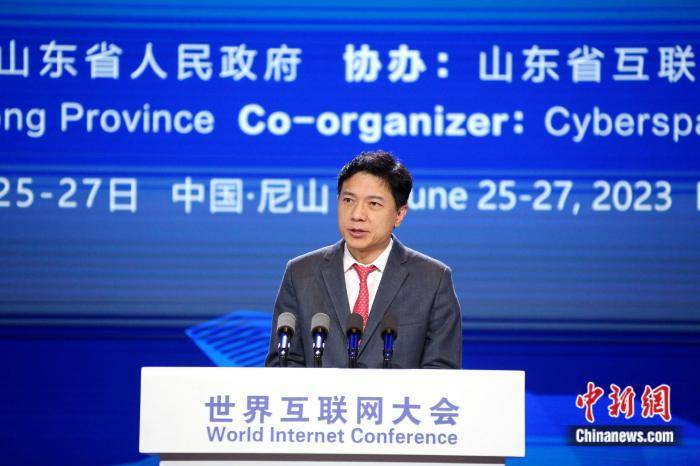 “踩油门,也要会踩刹车” 互联网企业高管谈人工智能发展