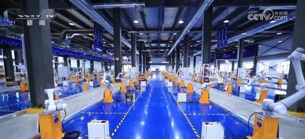 国内人工智能领域迎来大规模新品发布,众多“大国重器”集中展示