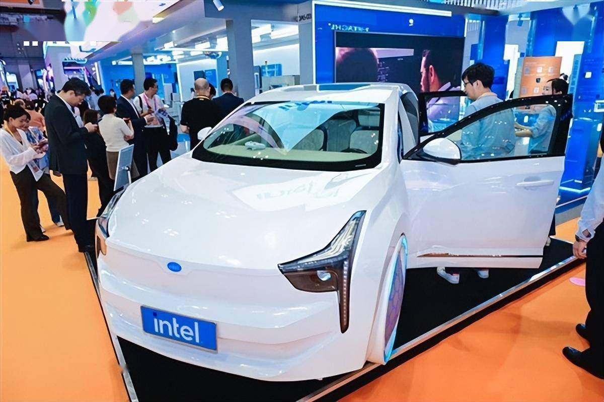 Intel的AI技术令人惊艳,让我们身临其境!锐炫显卡表现出色!