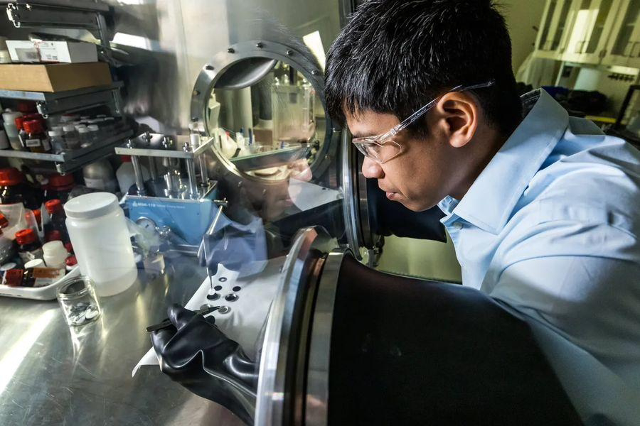AI 助力微软发现新材料:80 小时完成 20 年筛选任务,电池中锂用量有望减少 70%