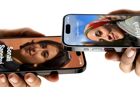 新版iOS 17带来了隔空投送功能的新变化，只需将两部iPhone靠近即可快速分享