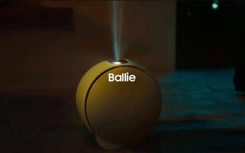 三星的家庭伴侣再次登场：Ballie家用投影机器人展示