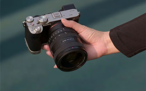 索尼发布最轻F2.8变焦镜头FE 24-50mm F2.8 G，约440克重塑摄影体验