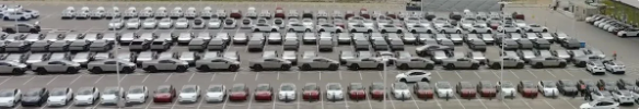 特斯拉Cybertruck量产现积极迹象,得州工厂航拍揭示生产盛况