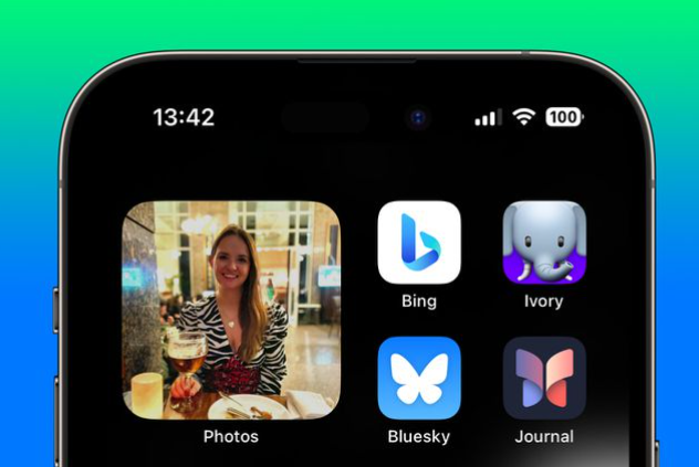 iOS 17 小技巧:在 iPhone 主屏幕照片小组件中展示指定照片