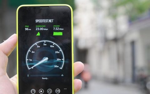 4g信号满格网速却很慢怎么办（优化技巧让你的4G信号恢复正常）