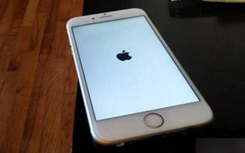 iphone内存满了开不了机怎么办？白苹果解决办法分享！