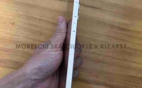 三星 Galaxy S25 机模曝光，直边设计、小尺寸直屏