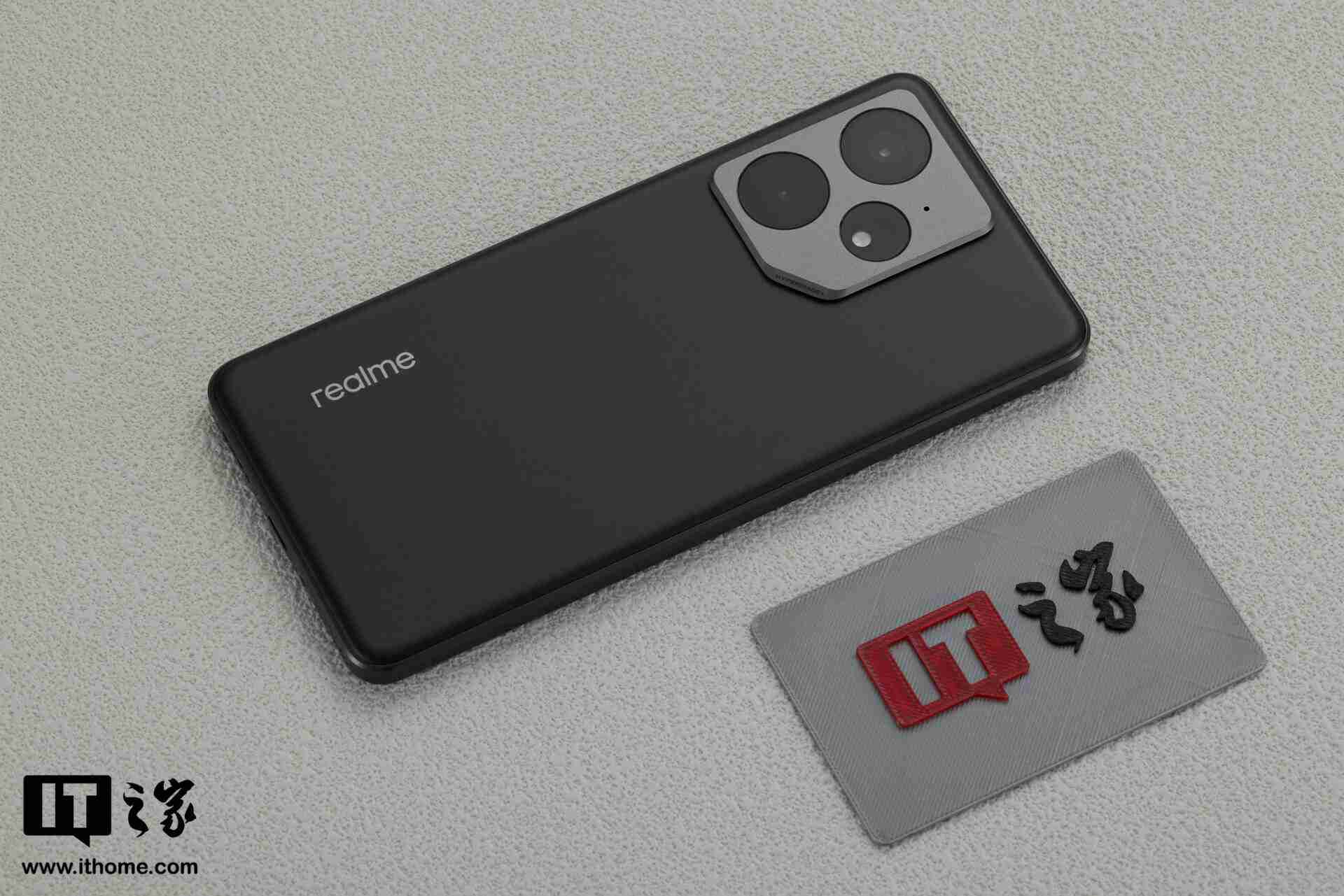 真我 Neo7 图赏:8.5mm 机身内竟塞进 7000mAh 大电池
